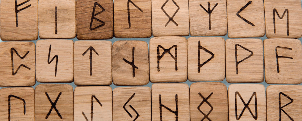 Rune Rune For Invisible Runes: Divination – LunaOwl : The Unconventional Momma